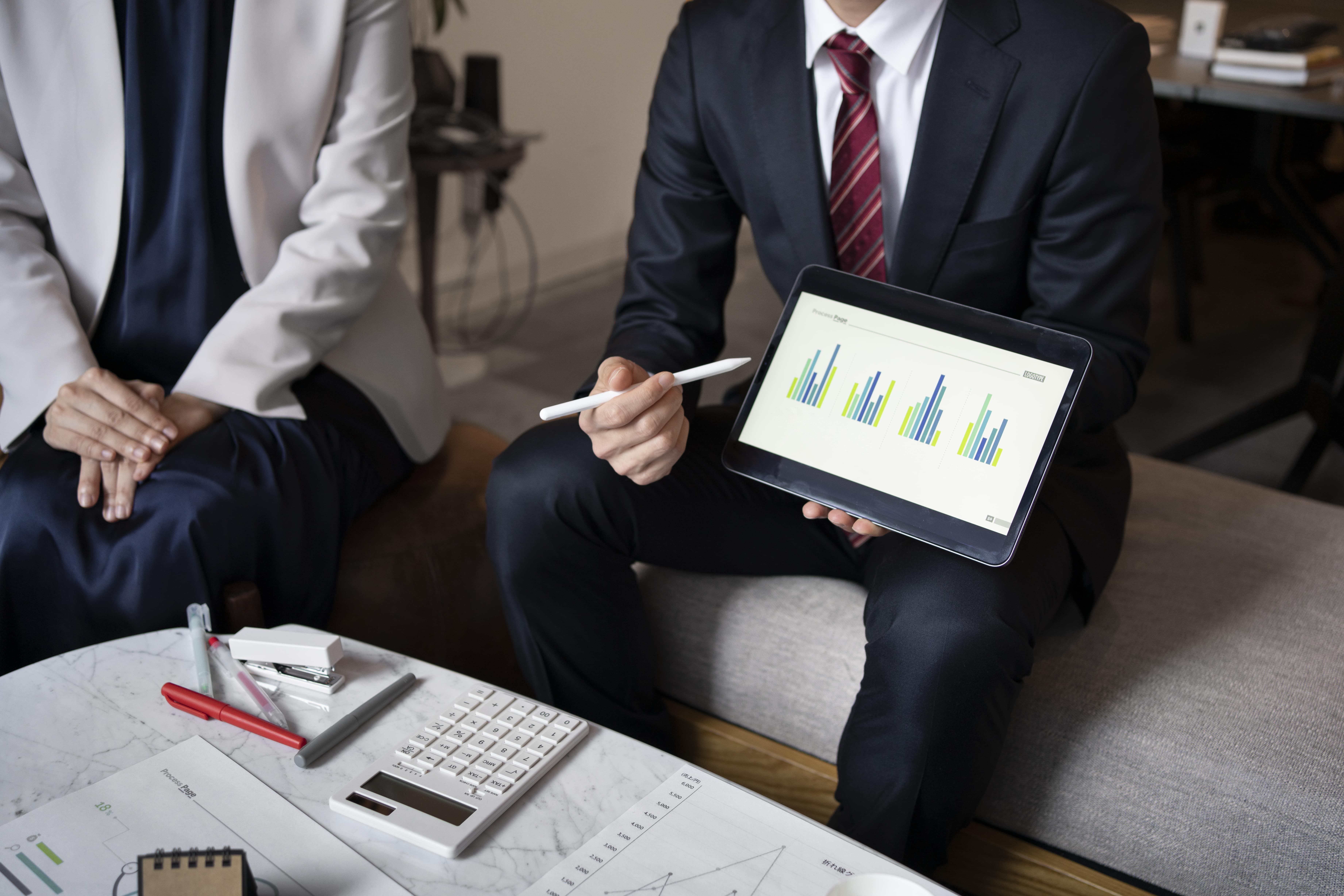 How to Scale Your Business with Virtual CFO Services Without Running Out of Cash?